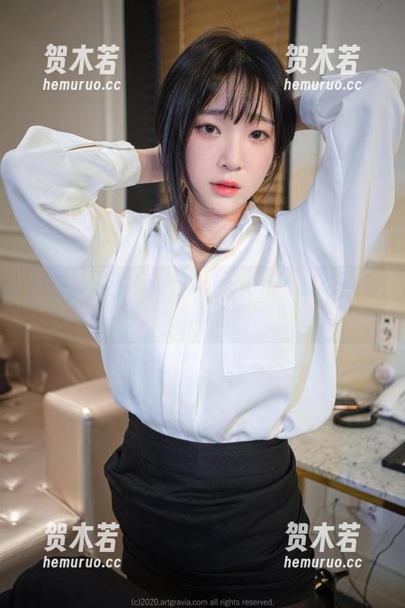 原图故事：Kang Inkyung与粉色内衣的温柔碰撞